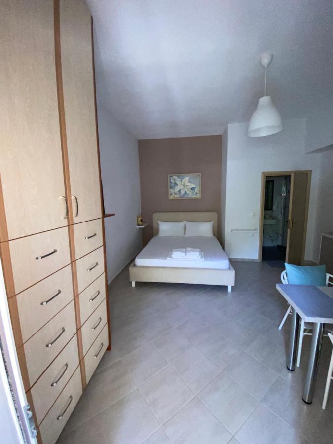 Lr Apartments Sarande Exterior photo