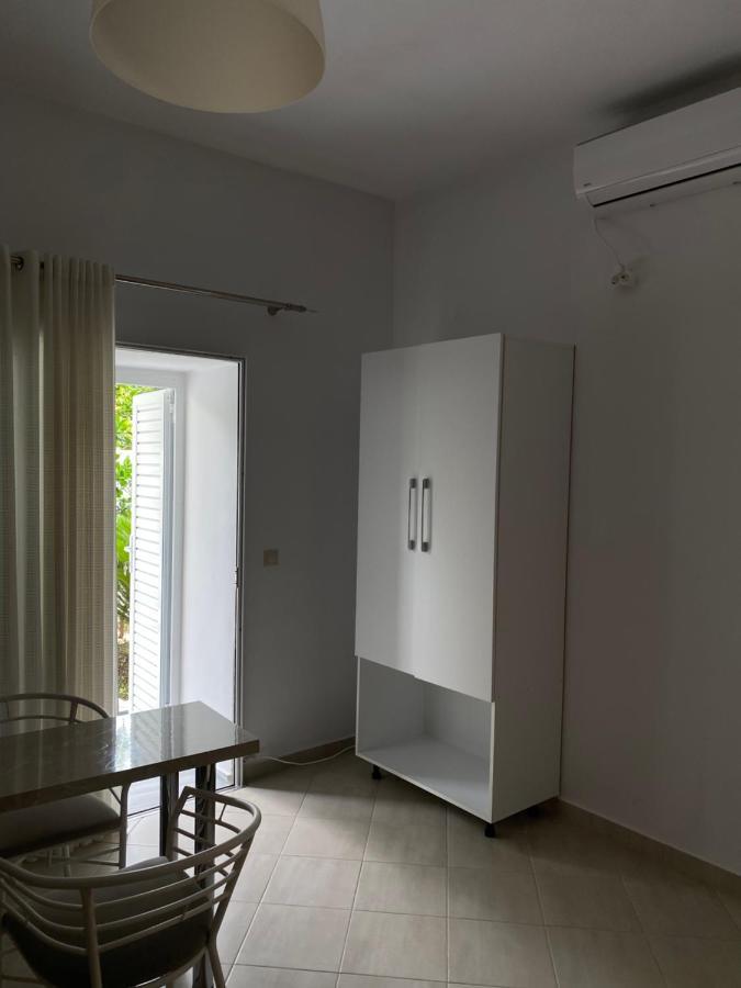 Lr Apartments Sarande Exterior photo
